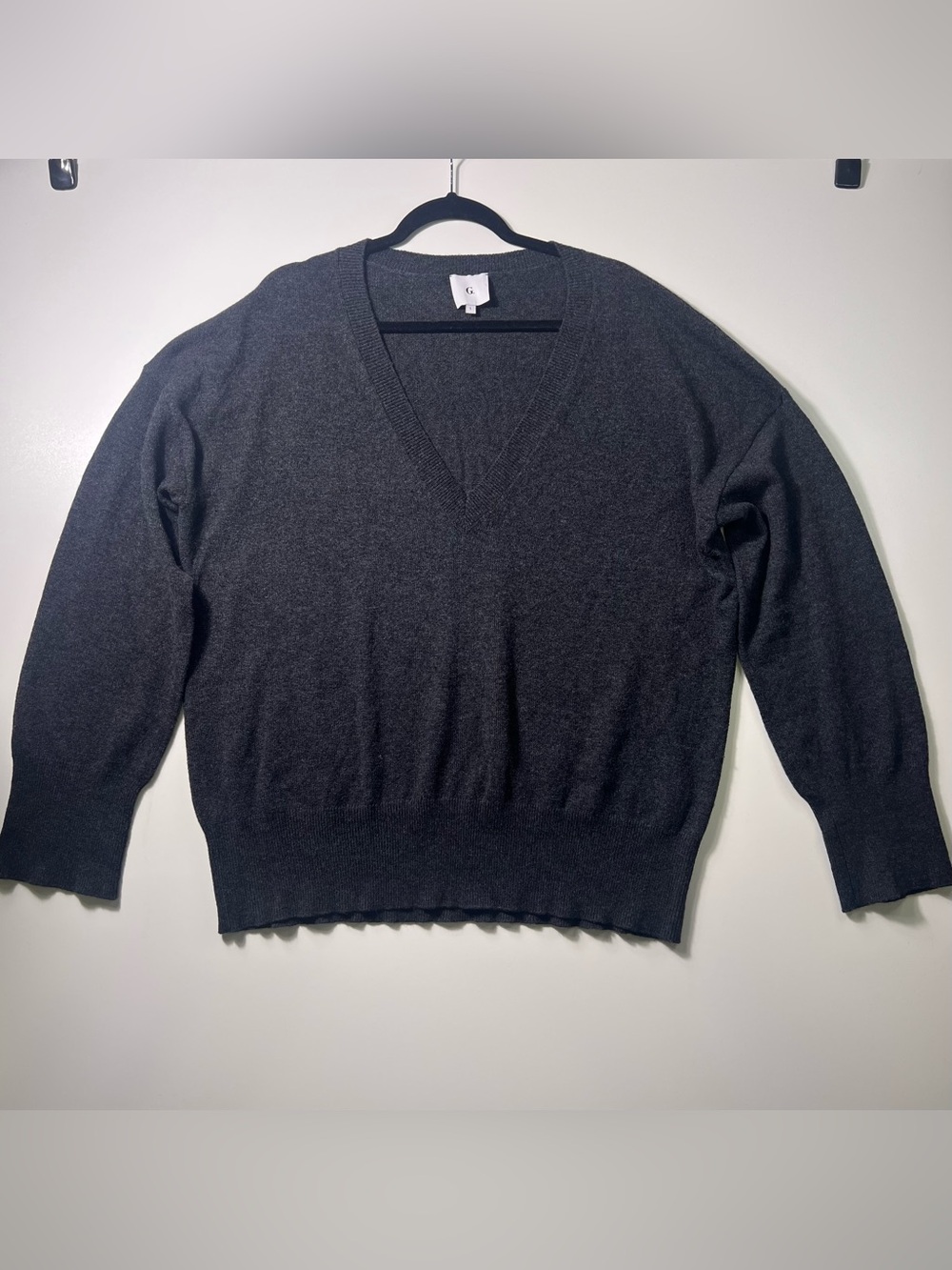 Goop G. Label GWYN 100% Cashmere “The Boyfriend” V-Neck Sweater Gray - Large